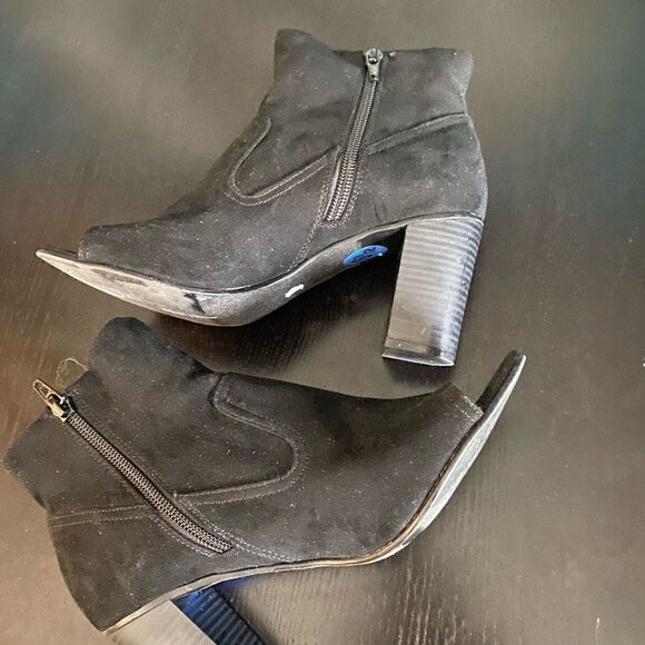 Fergalicious Dazzle BlackOpen Toe Bootie- Size 6.5 - Picture 3 of 7